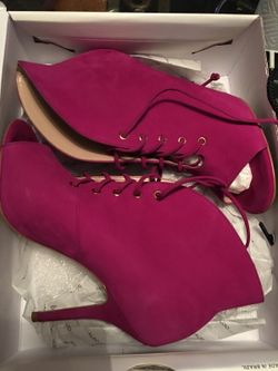 Great condition size 7
