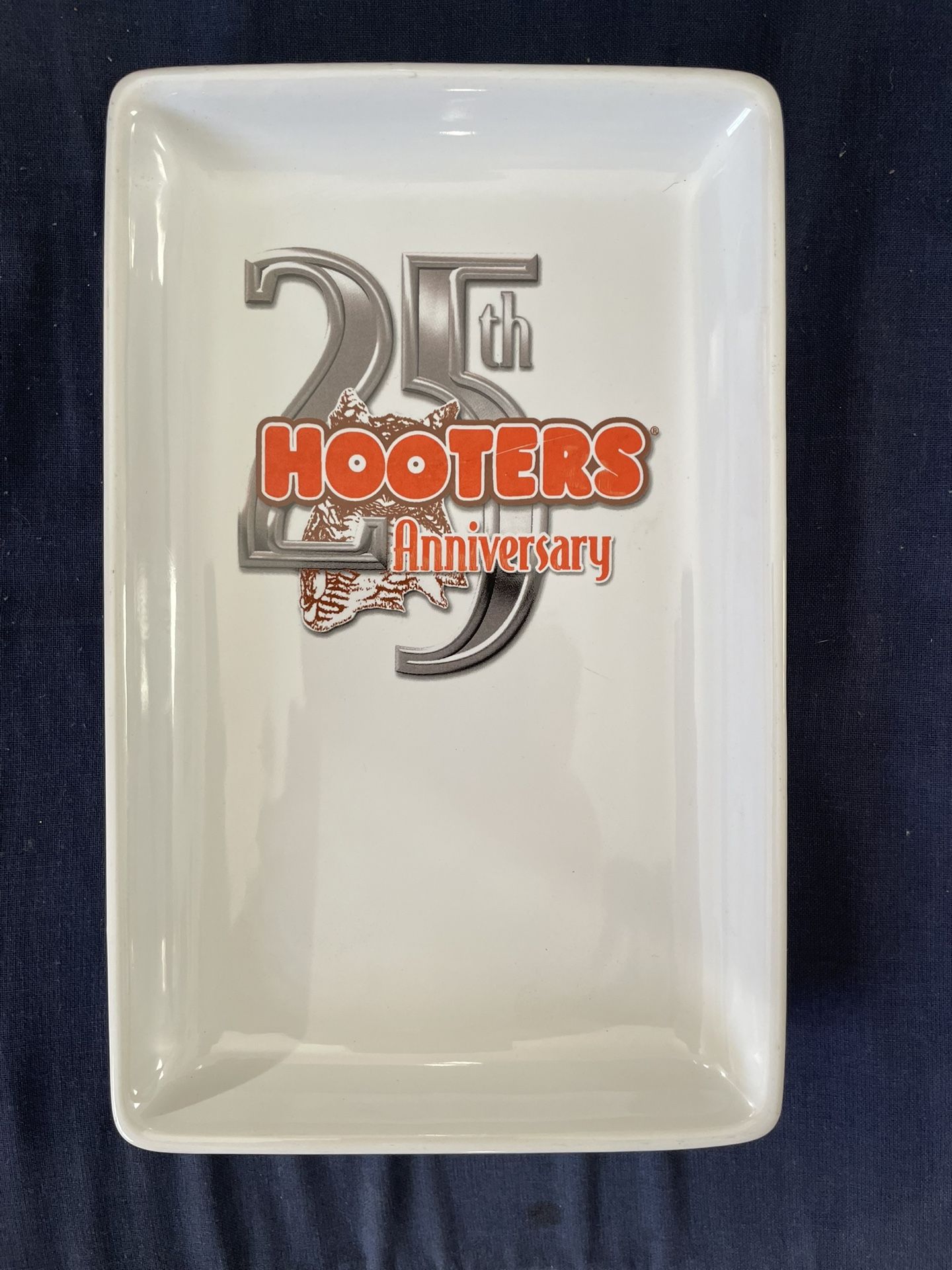 HOOTERS 25th Anniversary 9” Serving Plate