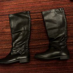 Woman’s Size 9 Tall Black Boots