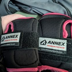 Wrist Protectors For Snowboarding ,Roller skating Etc