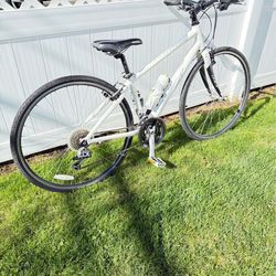 Bicycle CANNONDALE Q-4  white medium