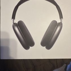 AirPod Maxes Midnight Blue