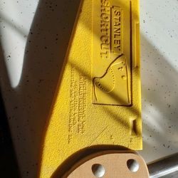 Stanley short cut tool box saw with sleeve 20-334 with carpenter pencil 