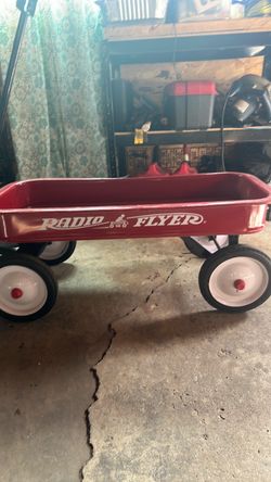 Radio Flyer Classic Red Wagon
