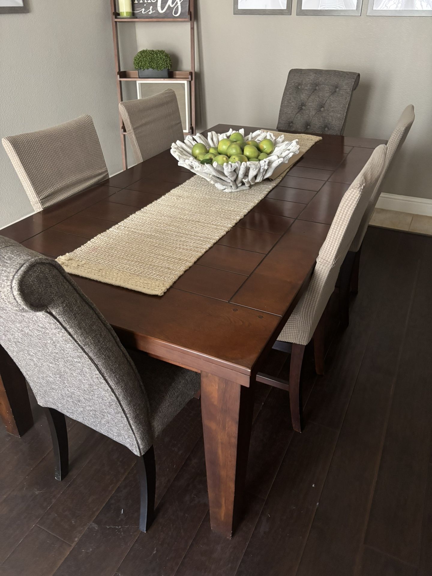 Dinning Room Table with 4 Chairs