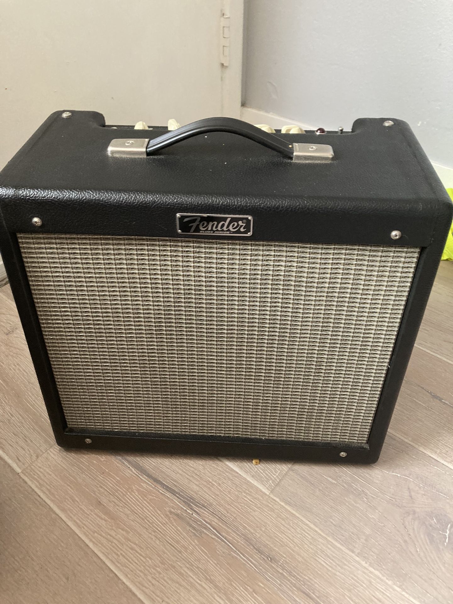 Fender Blues Jr Amp for Sale in Long Beach, CA OfferUp