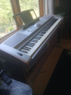 Yamaha portable grand DGX-505 Keyboard Piano Electric Works