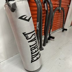 Everlast Nevatear Heavy Boxing Punching Bag & Stand