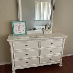 White Dresser, Vanity, And Full Size Bed With Headboard 