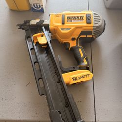 DEWALT FRAMING NAILER 