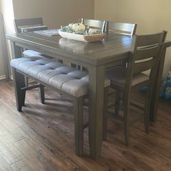 Living Spaces Dinning Table 