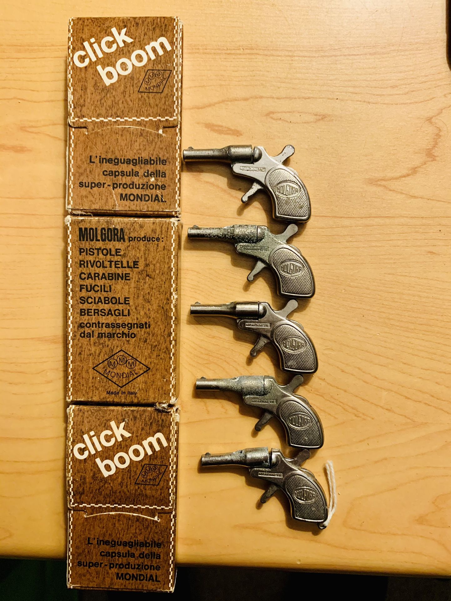 5 Italy Molgora Mondial Cap Guns And 3 RARE boxes Of Caps