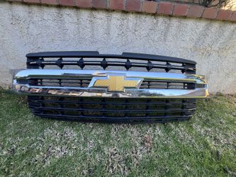 2019-2021 CHEVROLET SILVERADO 1500 CHROME GRILLE OEM 844nine3304