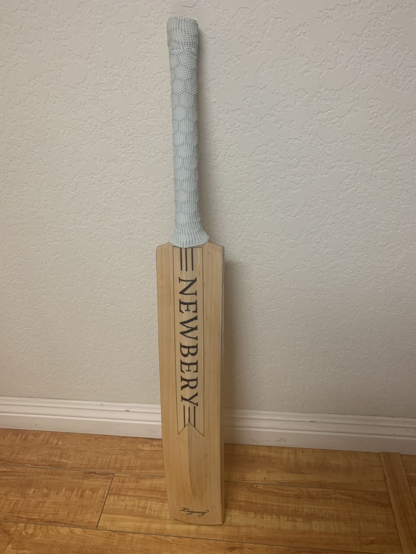 Newbery Legacy Pro Senior Heritage Series Cricket Bat
