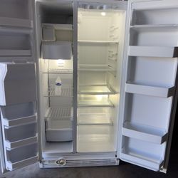 Amana Side By Side Refrigerator 