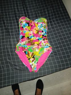 ANN NICOLE ONE PEICE SWIMSUIT NEW NEVER WORN NEVER EVEN TRIED ON!