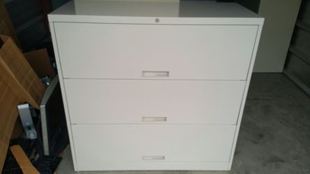 Steelcase 3 Drawer cabinet with Locks NO KEY