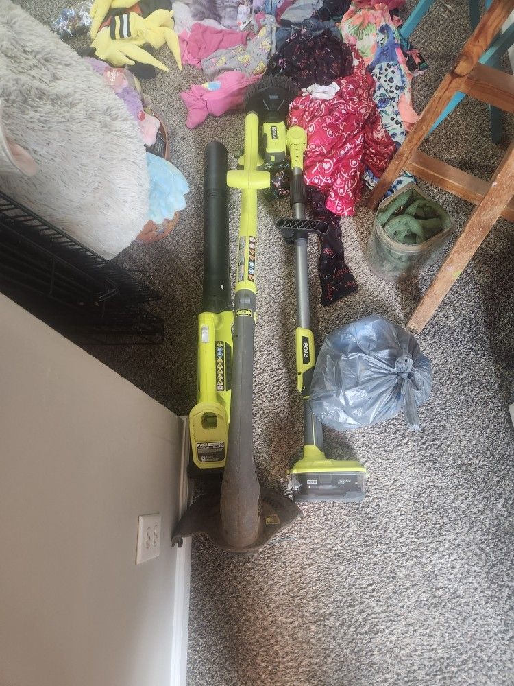 Electric Leaf Blower/ Weed Wacker