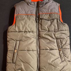 Boy’s Warm Winter Puffer Vest Kids 10/12 Medium 