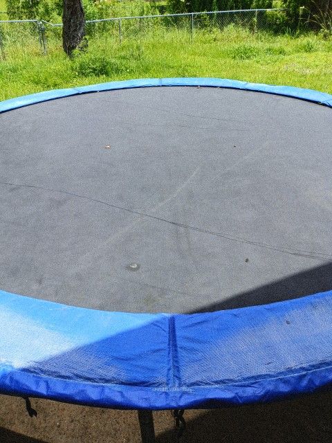 Trampoline 16ft Make Offer