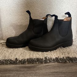 Blundstone Size 4 