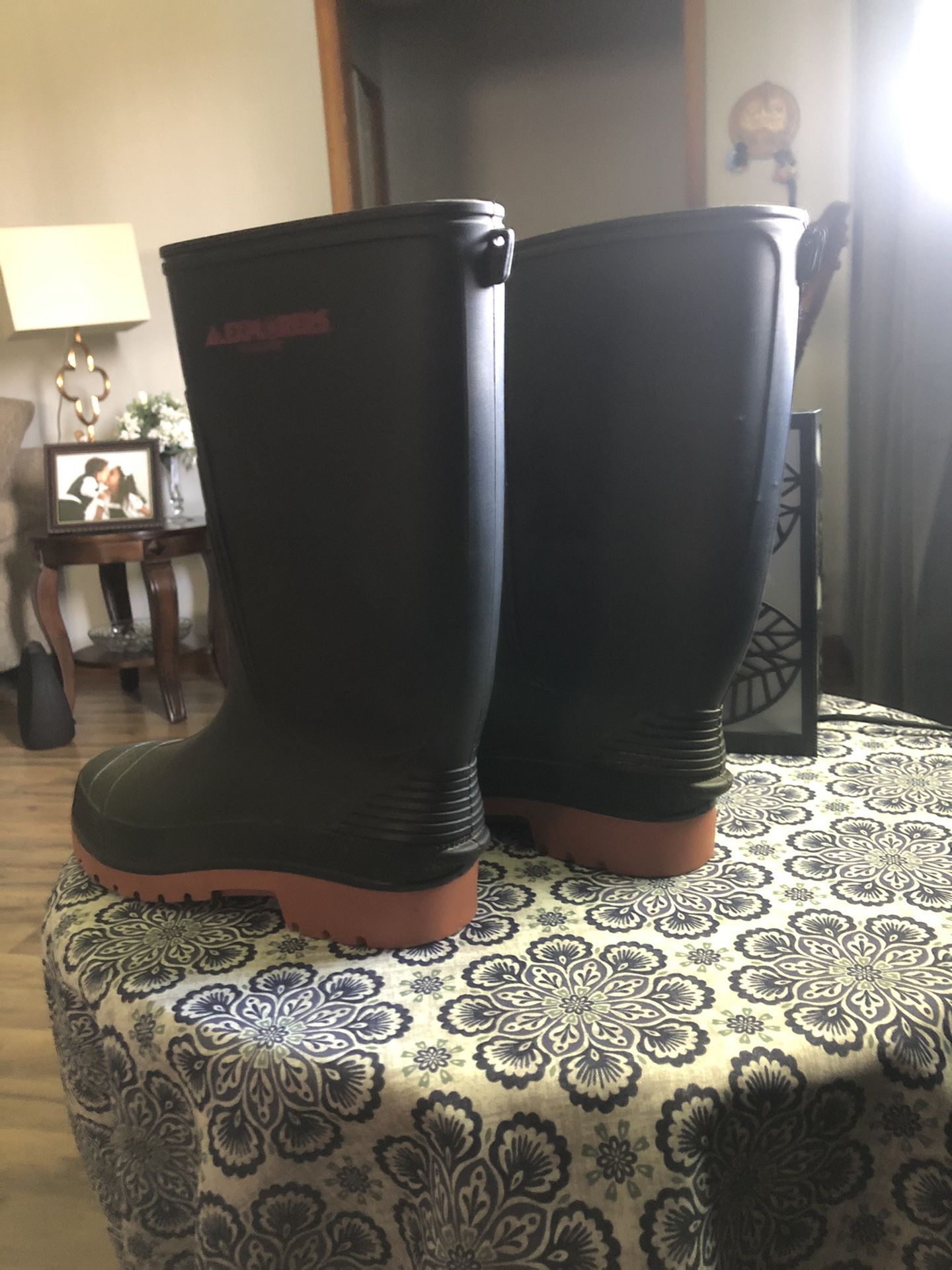 Vintage Explorer Weather Gear Insulated Rubber Boots