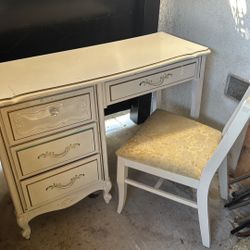 Vanity With Chair Wooden 