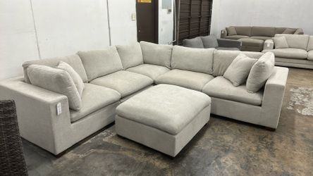 Sectional Sofa - Delivery/Financing Available