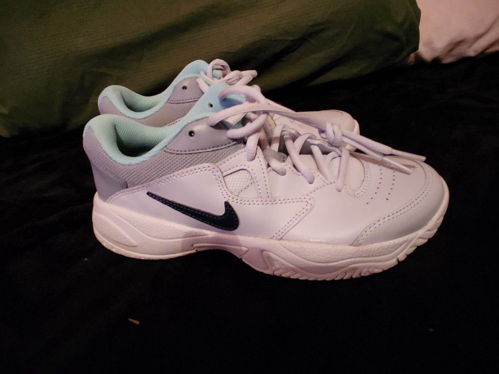 New**Nike Running Shoes Sz 6