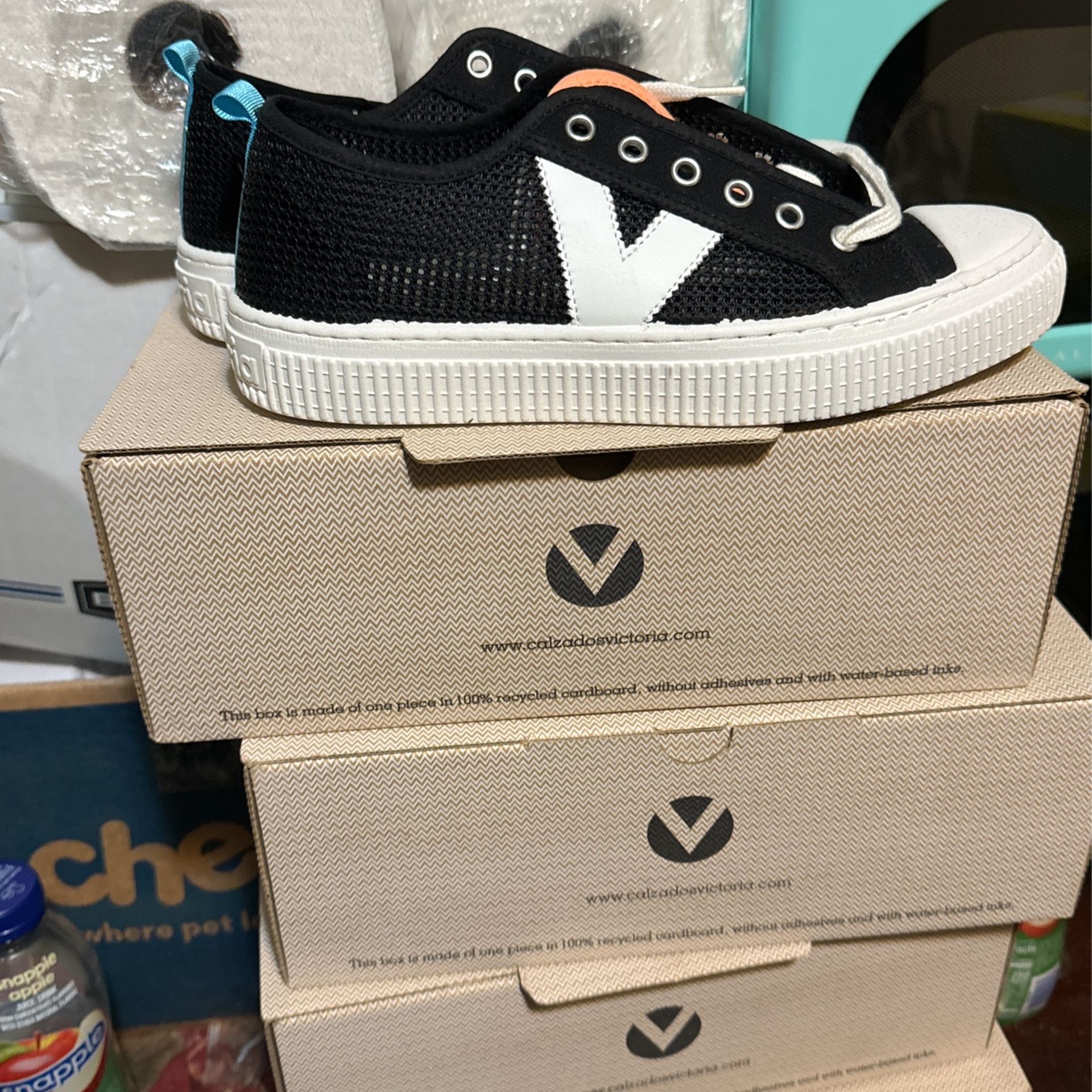 Victoria Sneaker