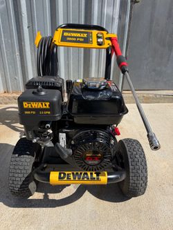 Dewalt 3600 psi 2.5 gpm honda pressure washer