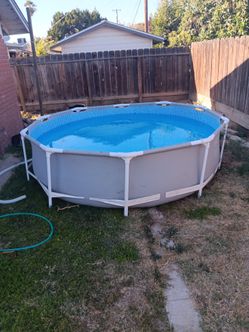 Intex pool 10ft ×30 in