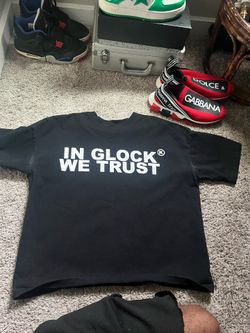 In Glockwe trust crop tee