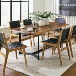 Fortmaine - Brown / Black - 7 Pc. - Dining Table, 6 Side Chairs
