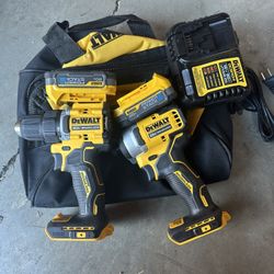 DEWALT 20v drill n impact with batteries charger bag