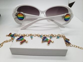 Rainbow Unicorn bracelet with rainbow sunglasses