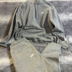 Nike Club Fleece Heather Grey Sweatsuit Size Medium EUC 