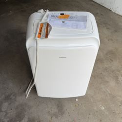 INSIGNIA portable air Conditioner 
