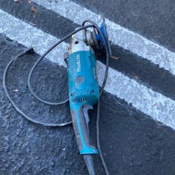 Makita Ga7021