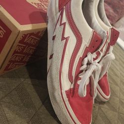 VANS OLD SKOOL BOLT 
2 -TONE RED/TRUE WHITE