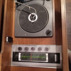 1968 Montgomery Ward Airline Turn Table Model # GHJ2357A