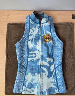Size 4 USA Salty Dayz 1mm Neoprene Vest Indigo