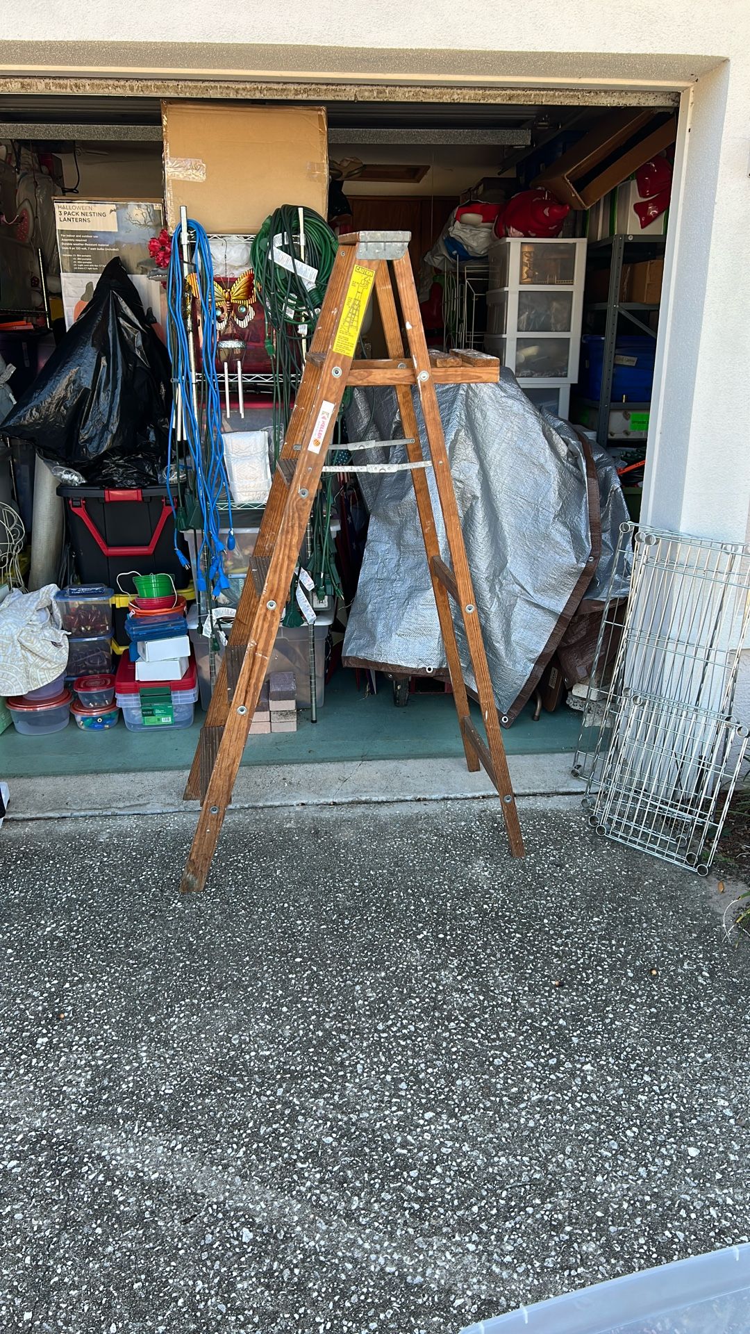 6 Ft Wooden Ladder