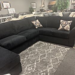 Black Plush Sectional  Brand New Customer Ordered And Lost All Her Money at Casino  DumbA$$  Was $2299 Now $1800 