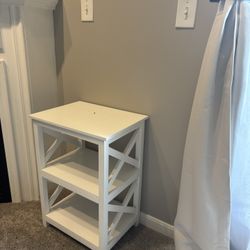 Farmhouse White Side Table / Accent Table 