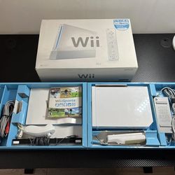 NINTENDO WII HUGE BUNDLE with Over 250 WII GAMES and Over 6000 CLASSIC GAMES NES,SNES,N,64,ATARI,GAMEBOY 
