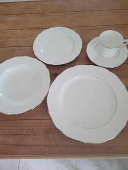Bone China Plate Settings