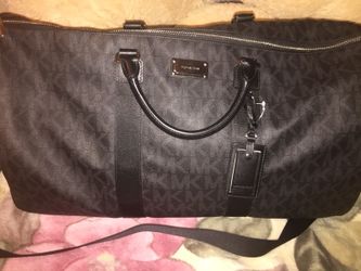 MICHEAL KORS DUFFLE BAG