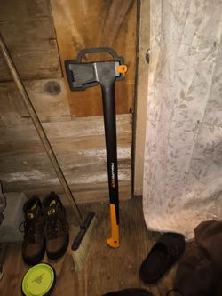 Fiskars Axe