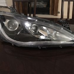 2017 Chrysler Pacifica Headlight